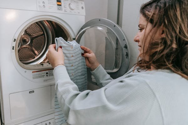 Réduire la consommation sèche-linge : nos conseils efficaces